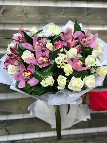 Букет цветов из: Розы и Хризантемы в Котово