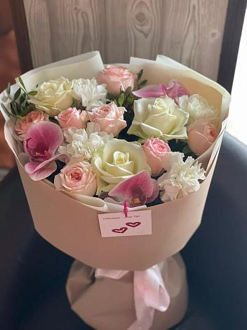 Букет цветов из: Орхидеи, Розы и Гвоздики в Котово