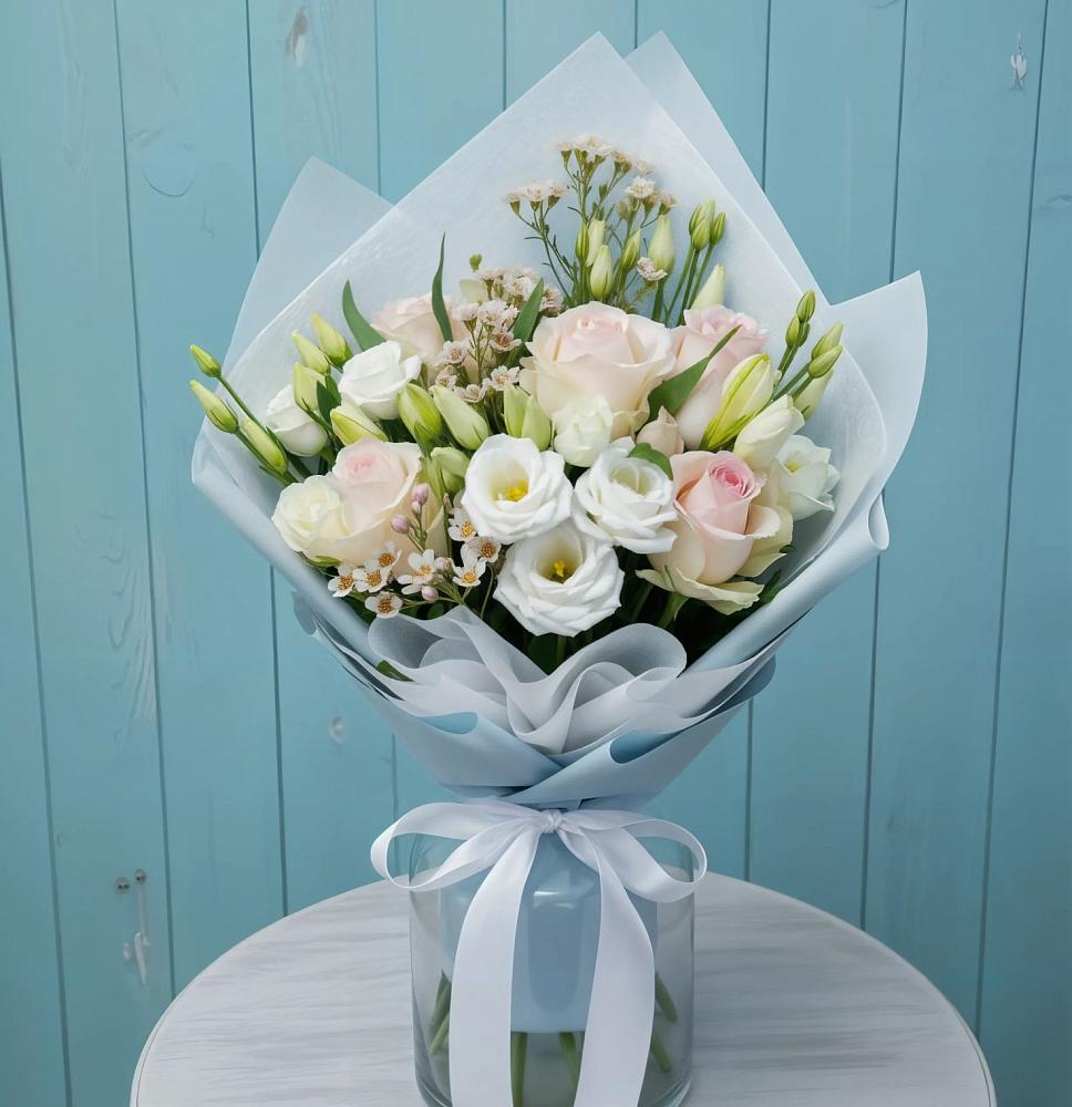 Букет цветов из: Розы и Лизиантусы в Котово