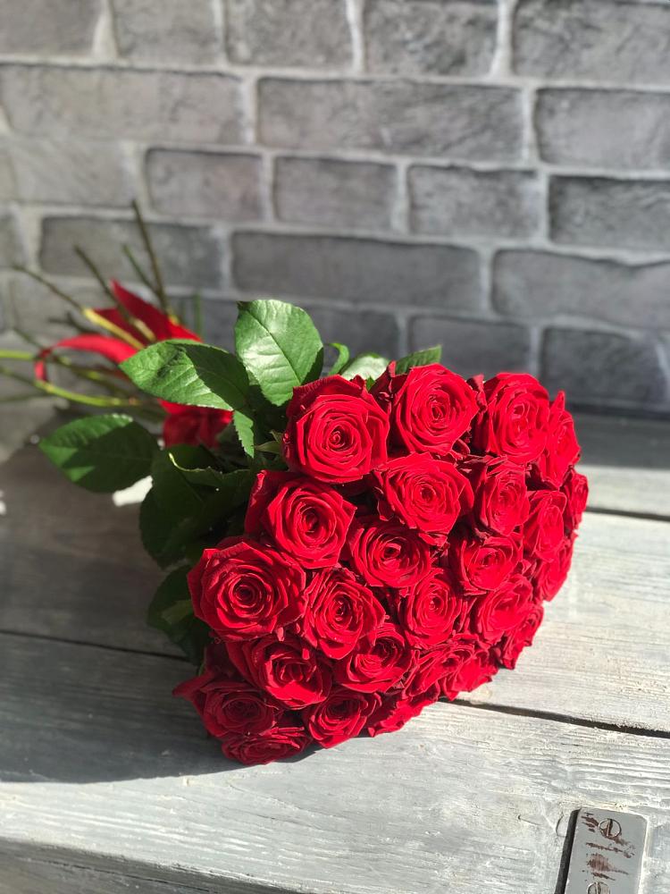 Букет Красные розы Фридом в Котово