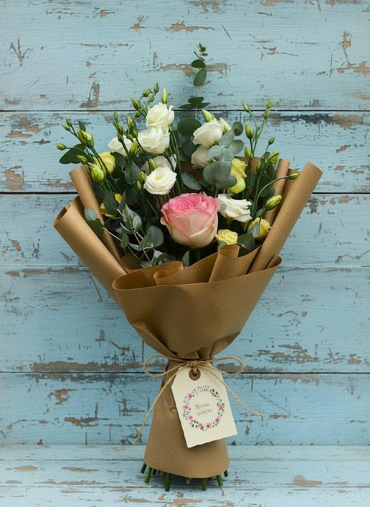 Букет цветов из: Розы и Лизиантусы в Котово