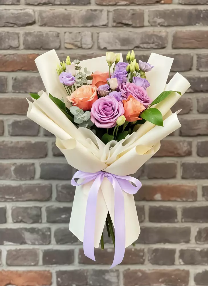 Букет цветов из: Лизиантусы и Розы в Котово