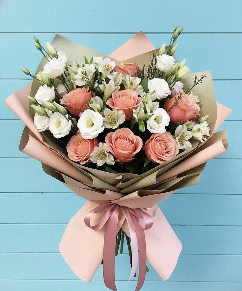 Букет цветов из: Розы, Альстромерии и Лизиантусы в Котово