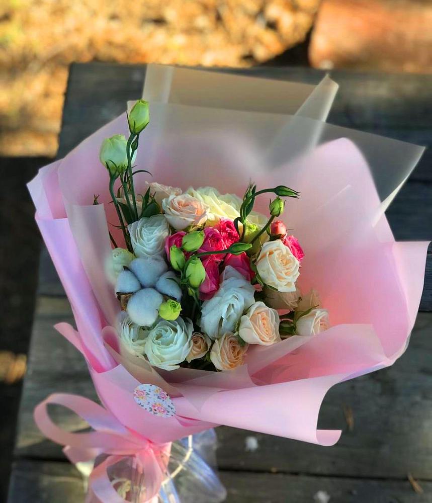 Букет цветов из: Розы и Лизиантусы в Котово