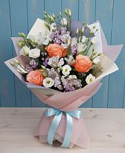 Букет цветов из:  Лизиантусы, Розы, Альстромерии и Гипсофила в Котово