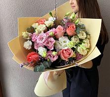 Букет цветов из:  Розы, Лизиантусы и Гвоздики в Котово
