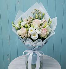 Букет цветов из:  Розы и Лизиантусы в Котово