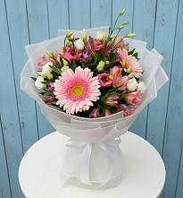 Букет цветов из:  Герберы, Альстромерии и Лизиантусы #REPLACE_PRED# Котово