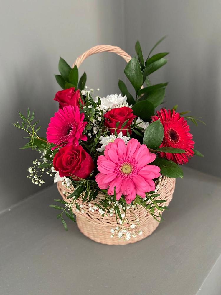 Цветочная композиция из Розы, Хризантемы и Герберы в корзине в Котово