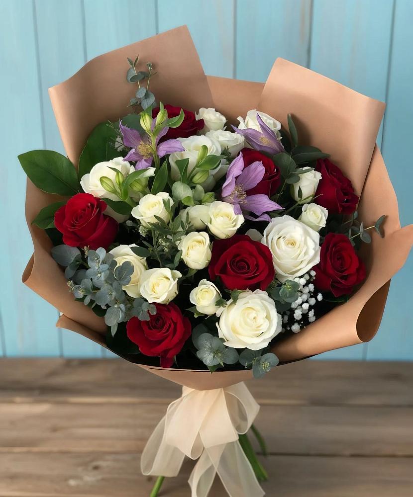 Букет цветов из: Розы и Альстромерии в Котово