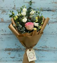 Букет цветов из:  Розы и Лизиантусы в Котово