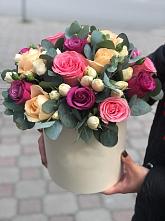 Цветочная композиция из Розы в шляпной коробке в Котово