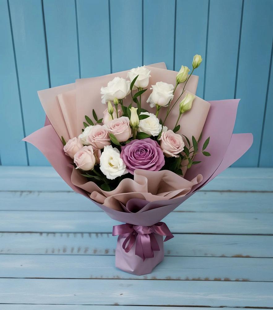 Букет цветов из: Розы и Лизиантусы в Котово